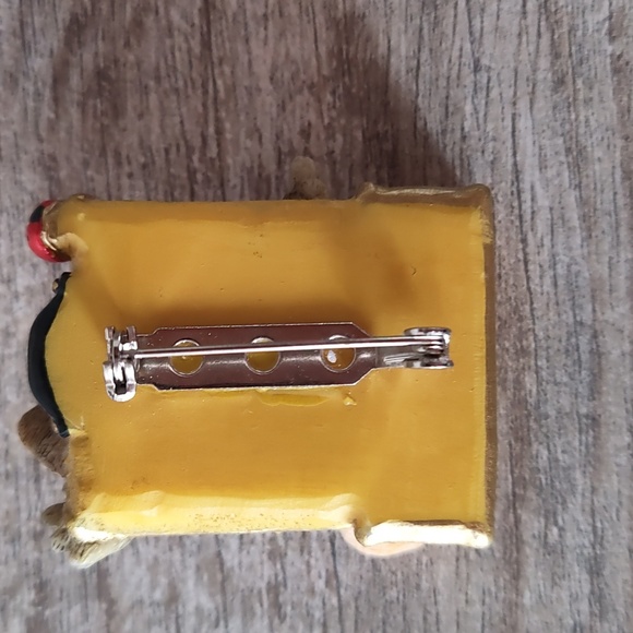 Charming Tails lapel pin! 🐭 - Picture 3 of 4
